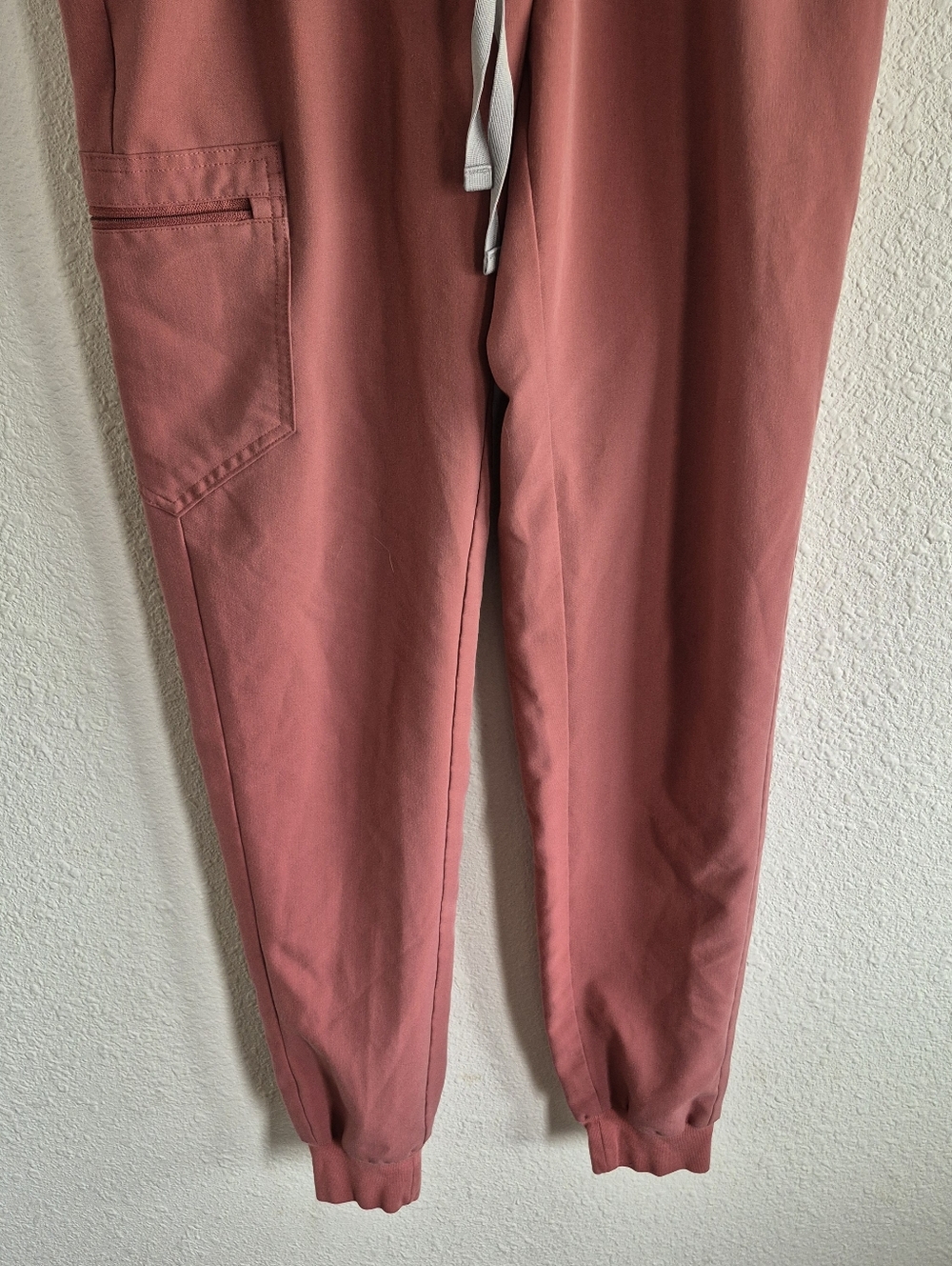 FIGS Women’s Scrub Set Mauve Catarina Top Zamora Joggers Limited Edition Size S - Picture 13 of 16